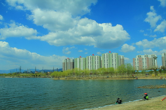 水邊建筑