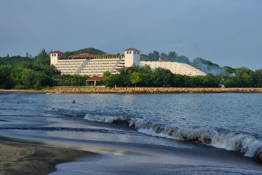 黑沙海灘