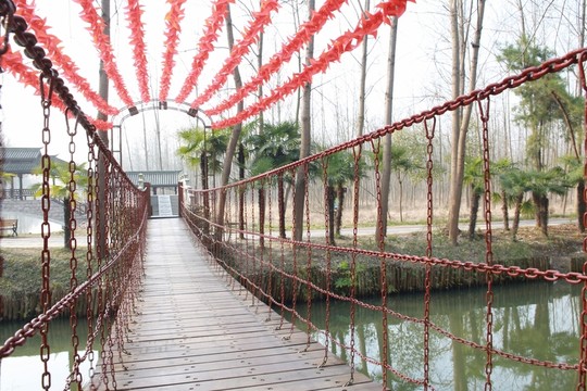 水上吊橋