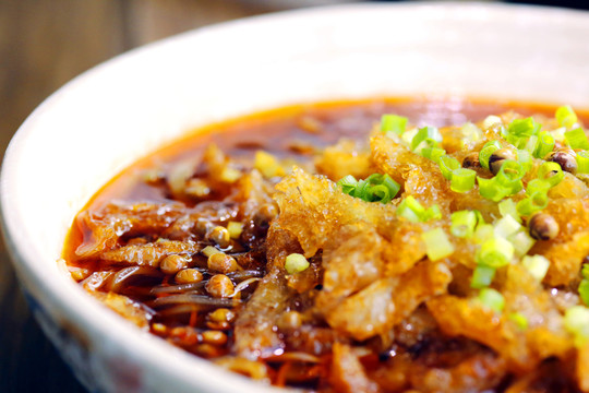 黃魚(yú)肚酸辣粉