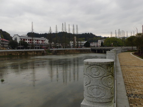 江邊美景