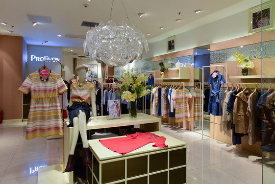 品牌女裝店