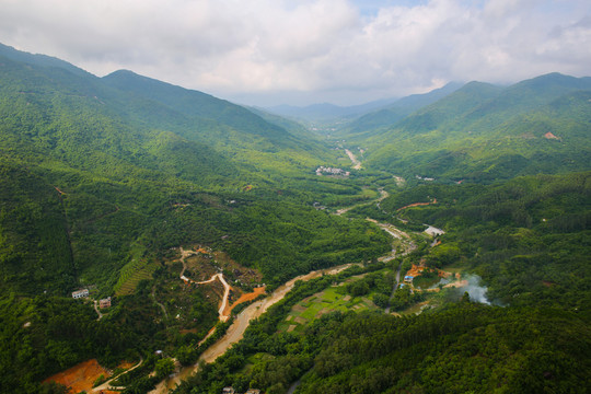 河流 青山 高山