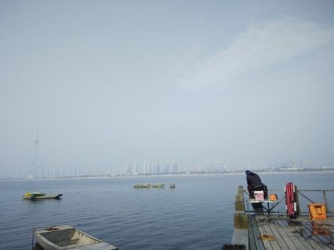 河中風(fēng)景