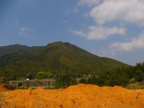 藍天山色
