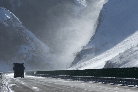 風(fēng)雪天山路