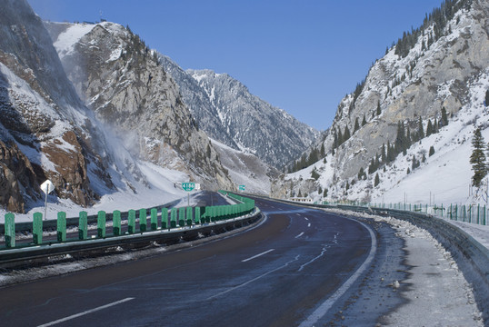 冰雪道路