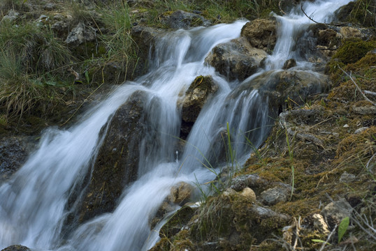 溪水