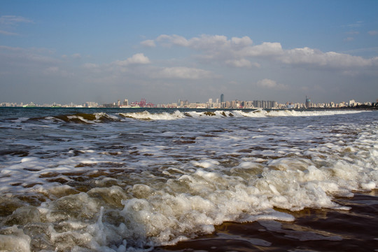 海口假日海灘 海浪翻滾