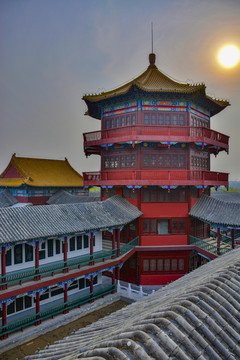 太陽(yáng)下的園林建筑