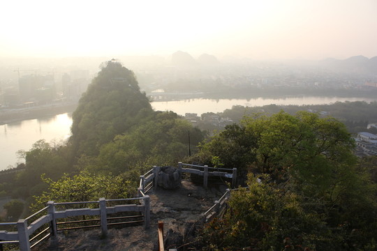 疊彩山