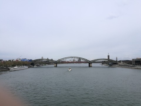 霍亨索倫大橋