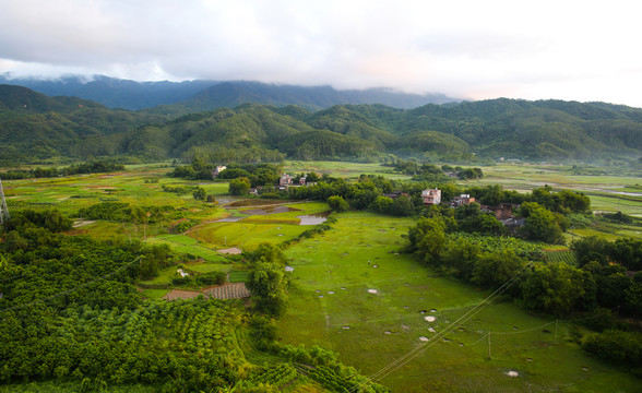 俯視 鄉(xiāng)村 山村 民居
