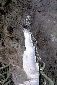 棧道 峽谷 河道 秦楚古道