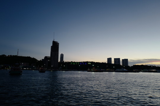 芭提雅 夜景 海邊 港口 泰國(guó)