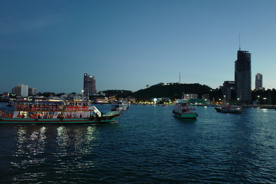 芭提雅 夜景 海邊 港口 泰國(guó)