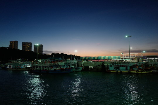 芭提雅 夜景 海邊 港口 泰國