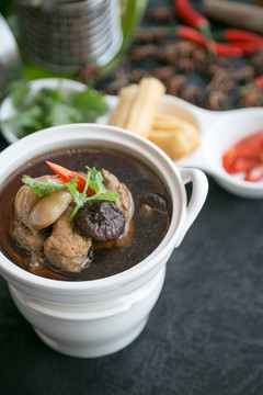 肉骨茶