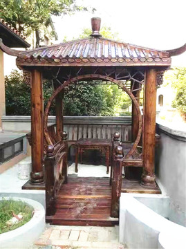 中式四角涼亭