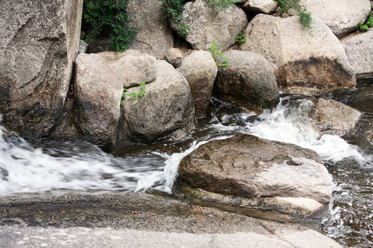 小溪流水 山間瀑布 山中溪流
