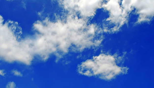 天空白云