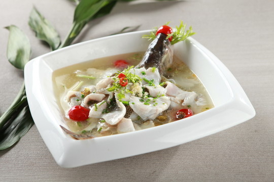 酸菜鱸魚