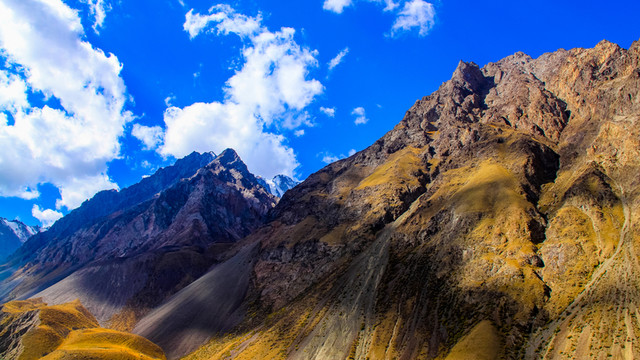 天山