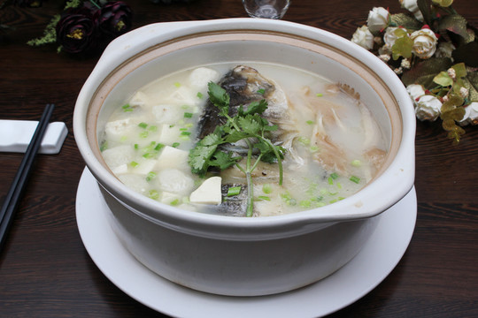 魚頭豆腐湯