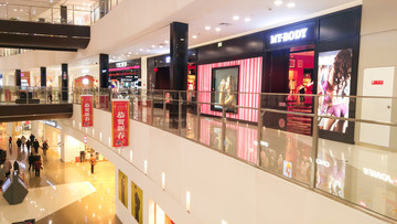 商場(chǎng)內(nèi)景