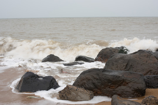 海浪 礁石 沙灘