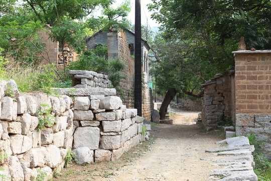 山村小巷