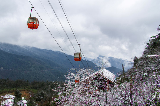 瓦屋山森林公園