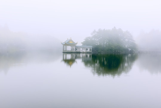 如琴湖憶琴亭