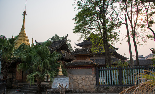 孟連那允緬寺