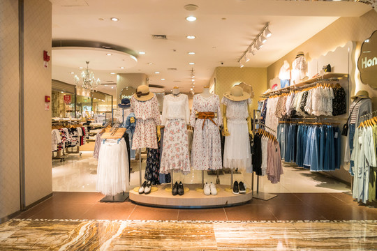 女裝店內(nèi)景