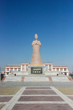 倒淌河文成公主雕塑