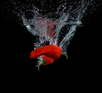 水中蔬菜高清圖