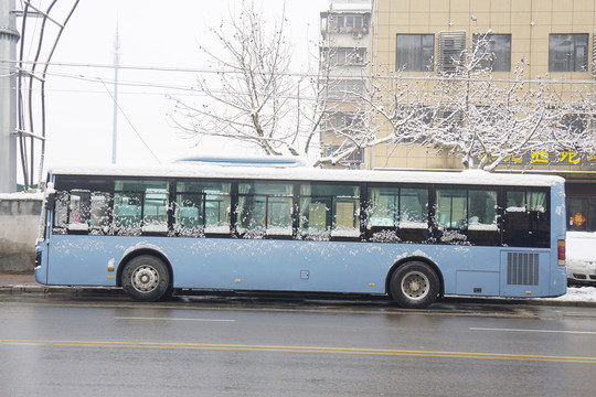城市雪景