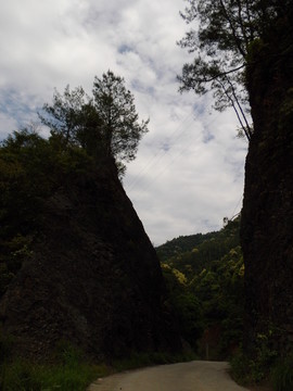 劈山路口