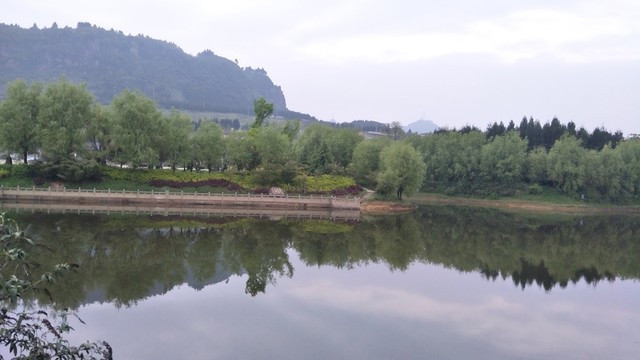 螺絲塘