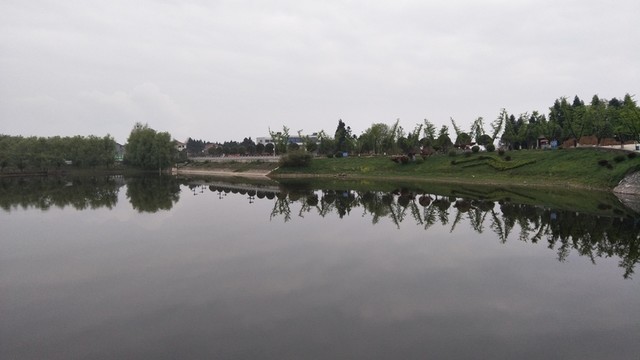 湖水