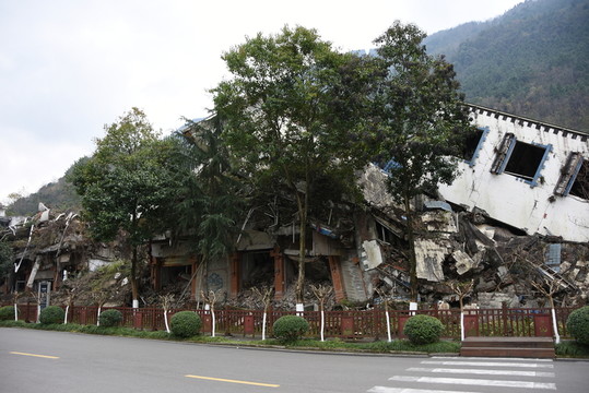 房屋廢墟