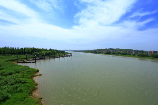 藍(lán)天白云綠水