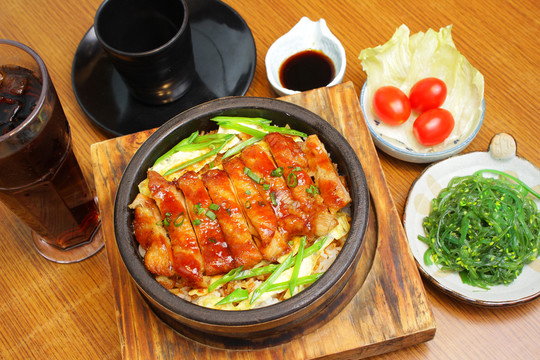 照燒雞扒飯?zhí)撞? loading=