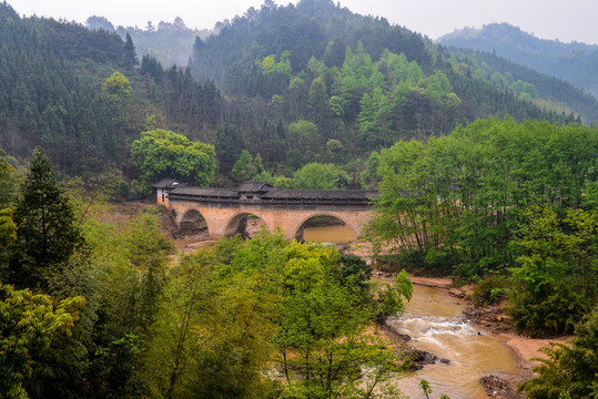 風(fēng)雨橋