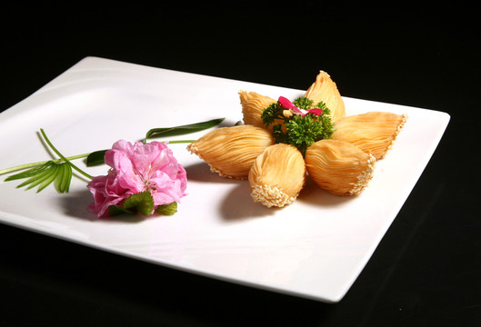 什錦鰻魚(yú)酥