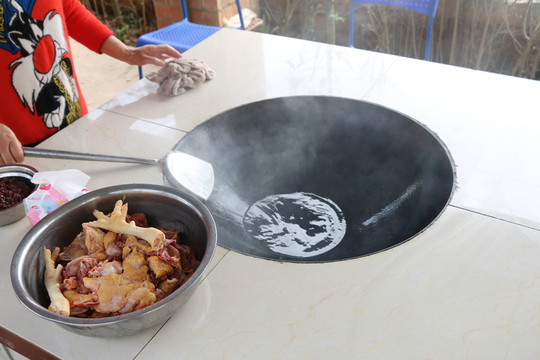 農(nóng)家大鍋燉雞