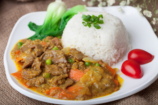 咖喱牛肉飯