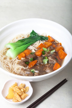 胡蘿卜牛腩面