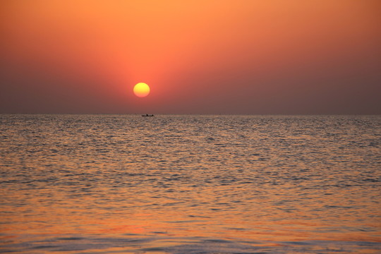 海上日出